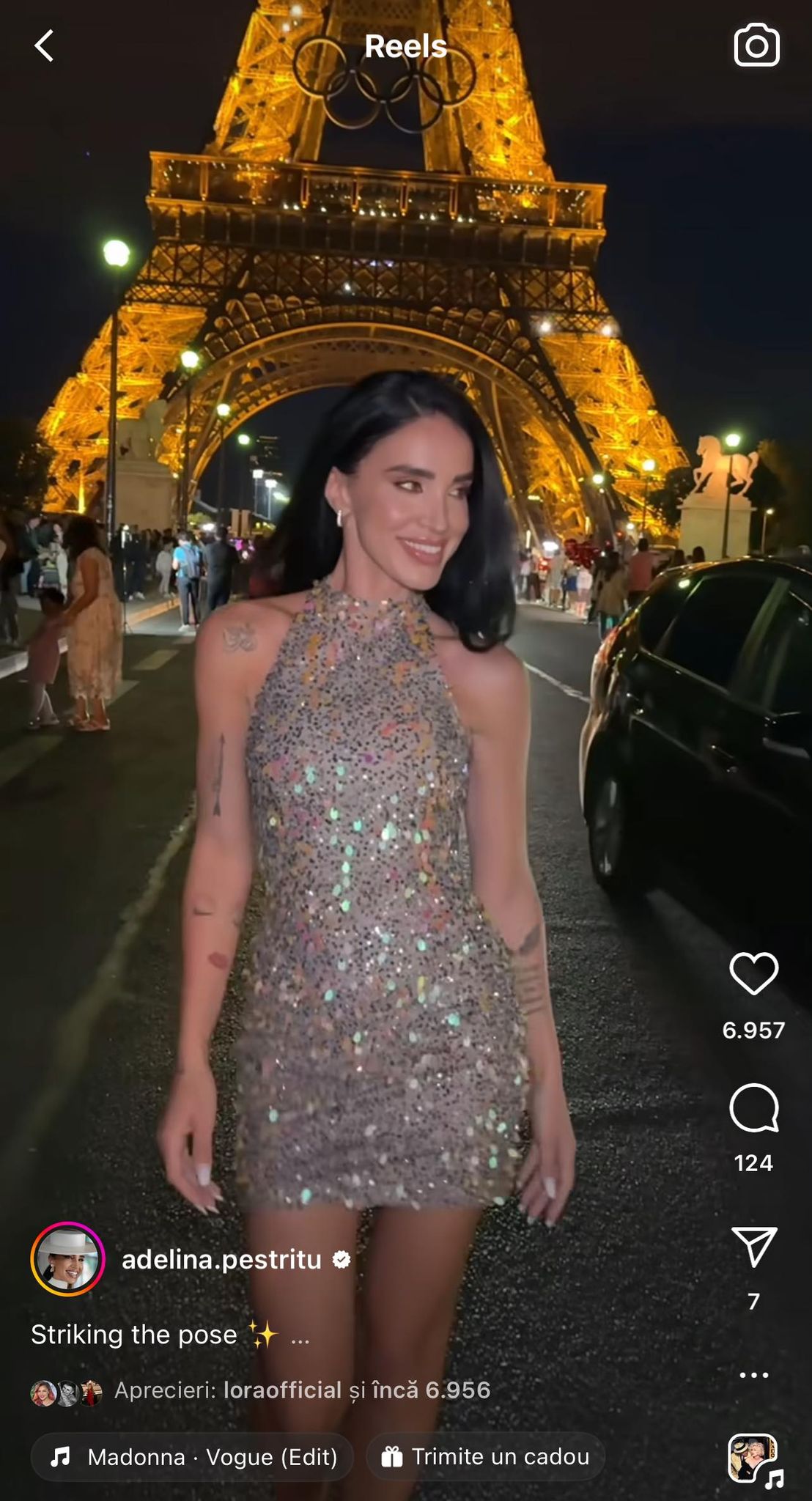 Rochia minuscula cu care Adelina Pestritu a defilat pe strazile din Paris 2