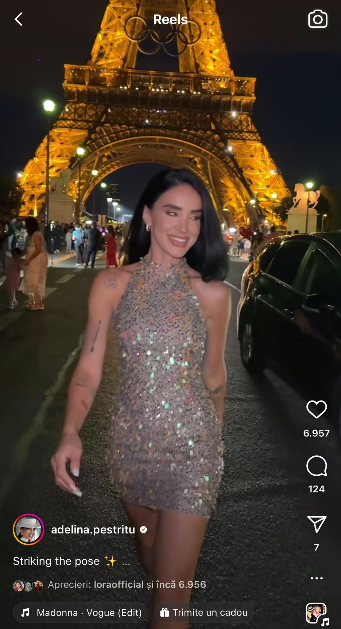 Rochia minuscula cu care Adelina Pestritu a defilat pe strazile din Paris 4