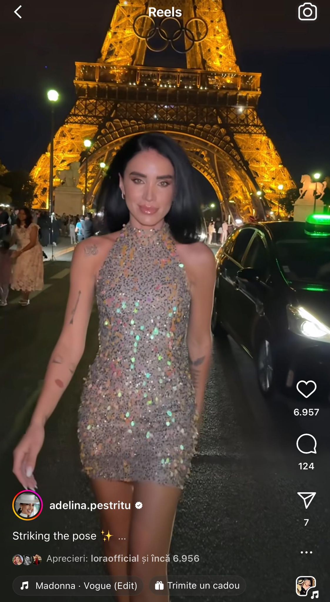 Rochia minuscula cu care Adelina Pestritu a defilat pe strazile din Paris 5