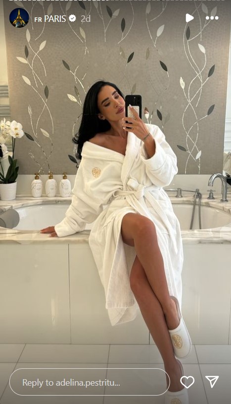 Rochia minuscula cu care Adelina Pestritu a defilat pe strazile din Paris 6