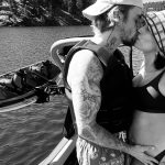 Sotia lui Justin Bieber, aparitie sexy cu burtica de gravida 2