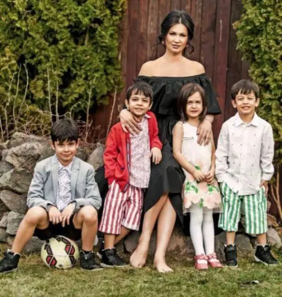 Vedetele din Romania care au cel putin 3 copii 17