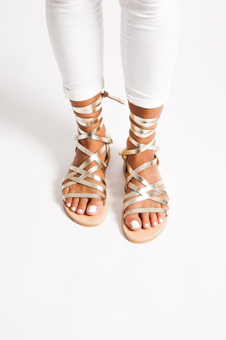 3 tipuri de sandale care se poarta in vara 2024