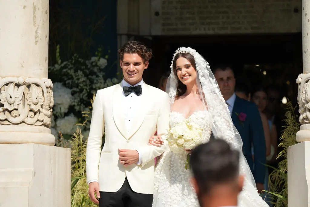 Accesoriul special purtat de Elena Tănase la nunta cu Ianis Hagi. Cum a arătat în rochie de mireasă