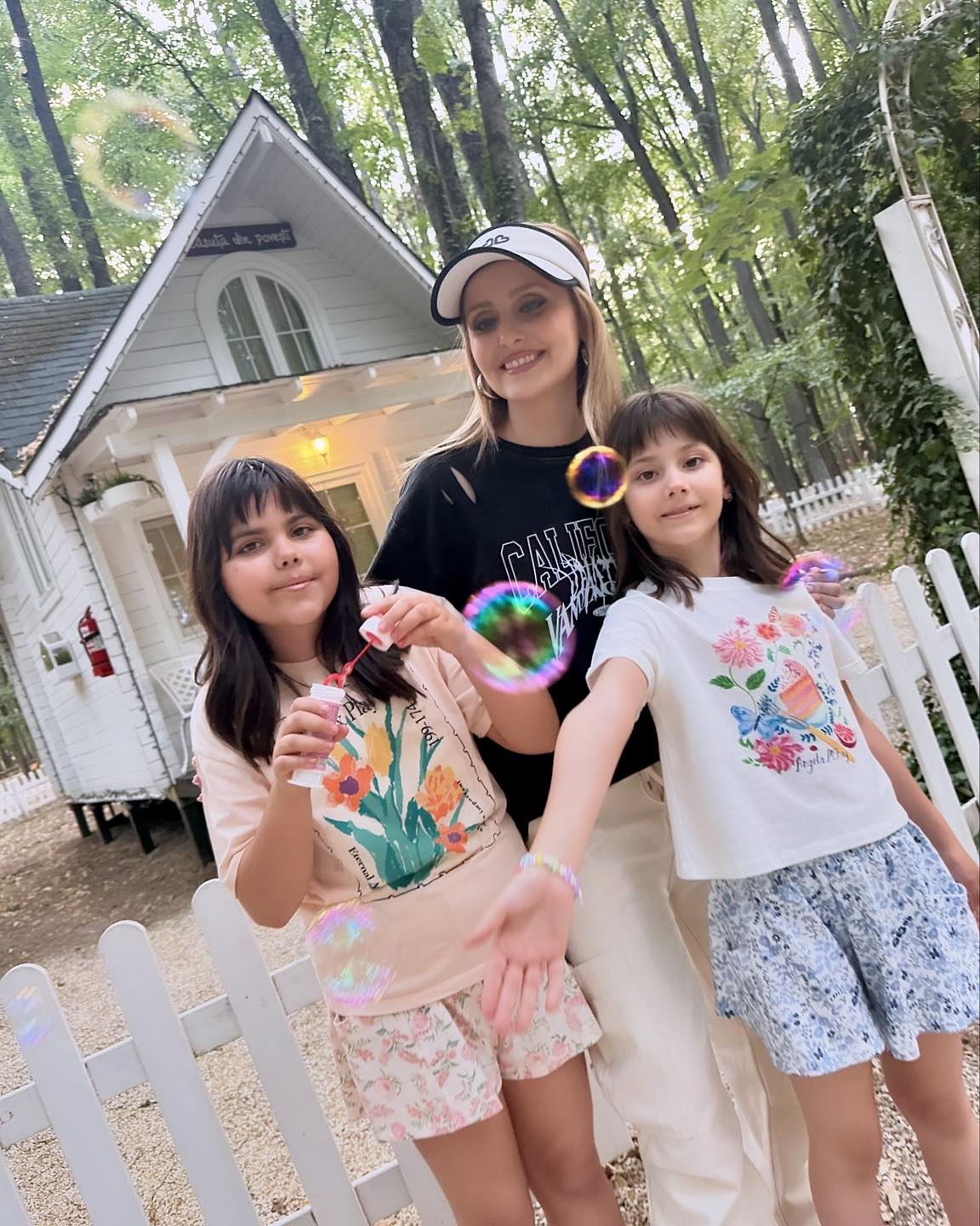 Alina Sorescu isi va petrece vara alaturi de fiicele ei