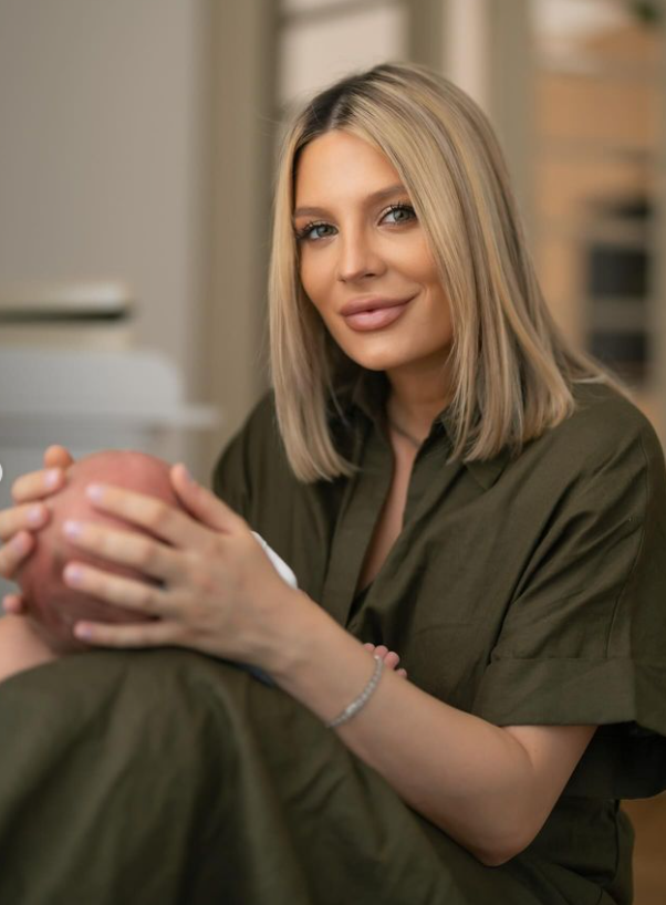 Câte kilograme are Ana Baniciu, la o lună după ce a născut