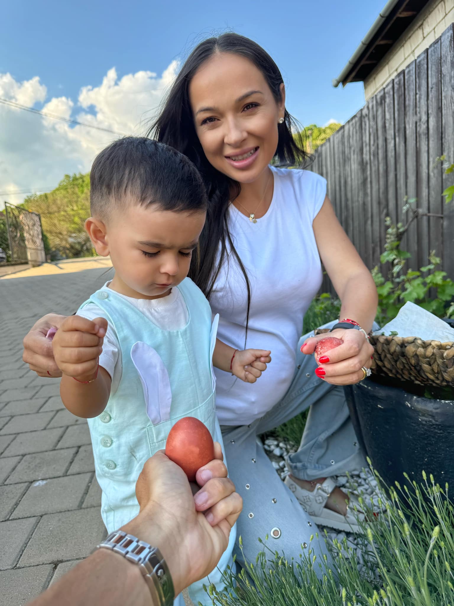 Cine sunt nasii de botez ai lui Isaia, cel de-al doilea copil al Vladutei Lupau 18