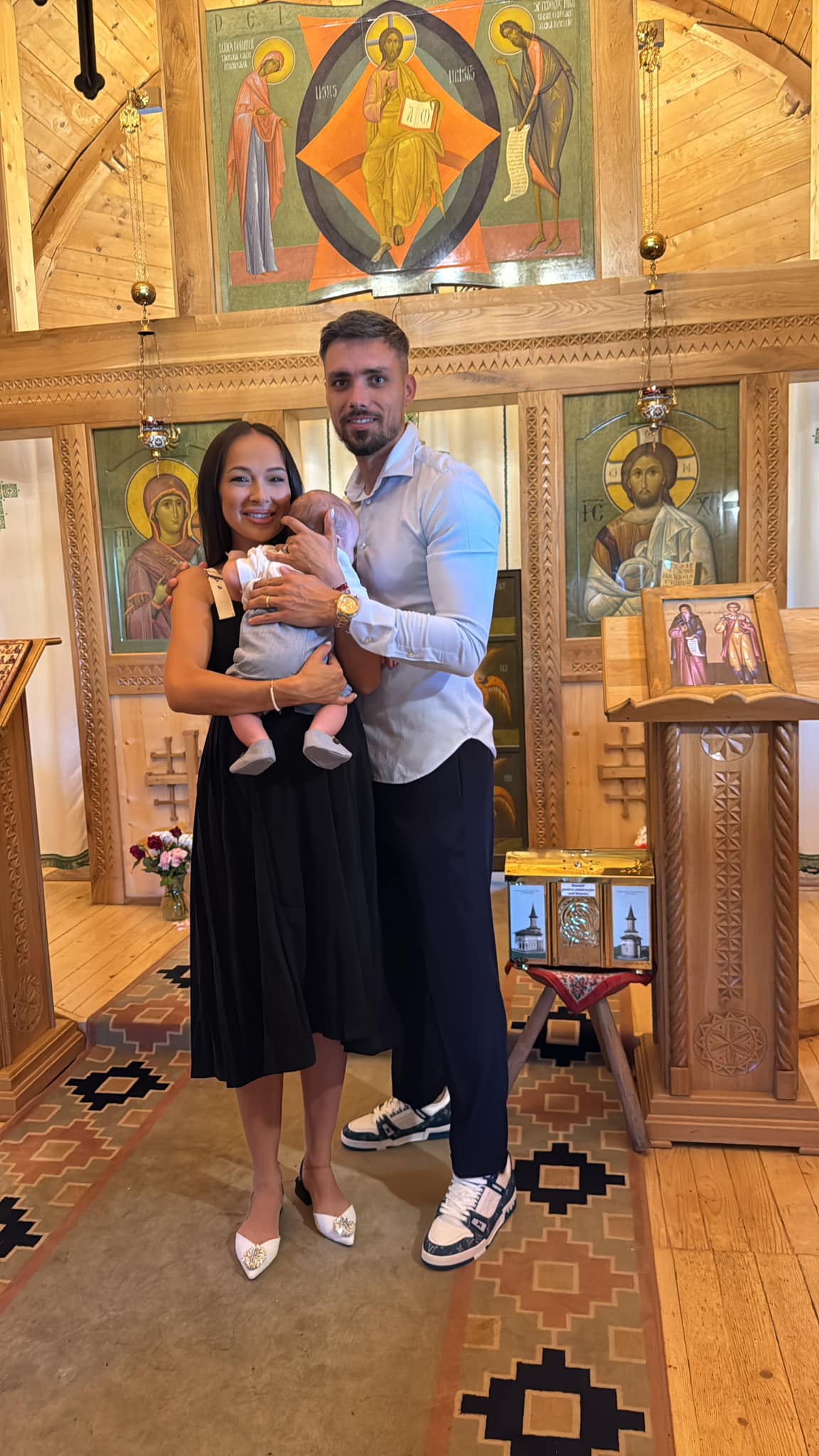 Cine sunt nasii de botez ai lui Isaia, cel de-al doilea copil al Vladutei Lupau 2