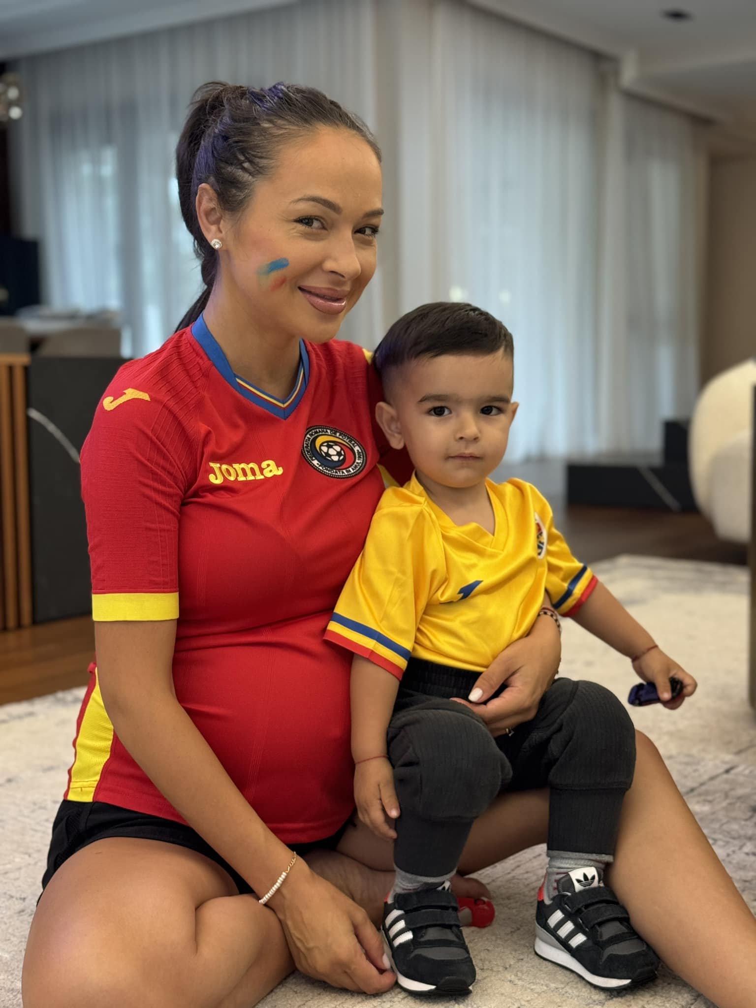 Cine sunt nasii de botez ai lui Isaia, cel de-al doilea copil al Vladutei Lupau 3