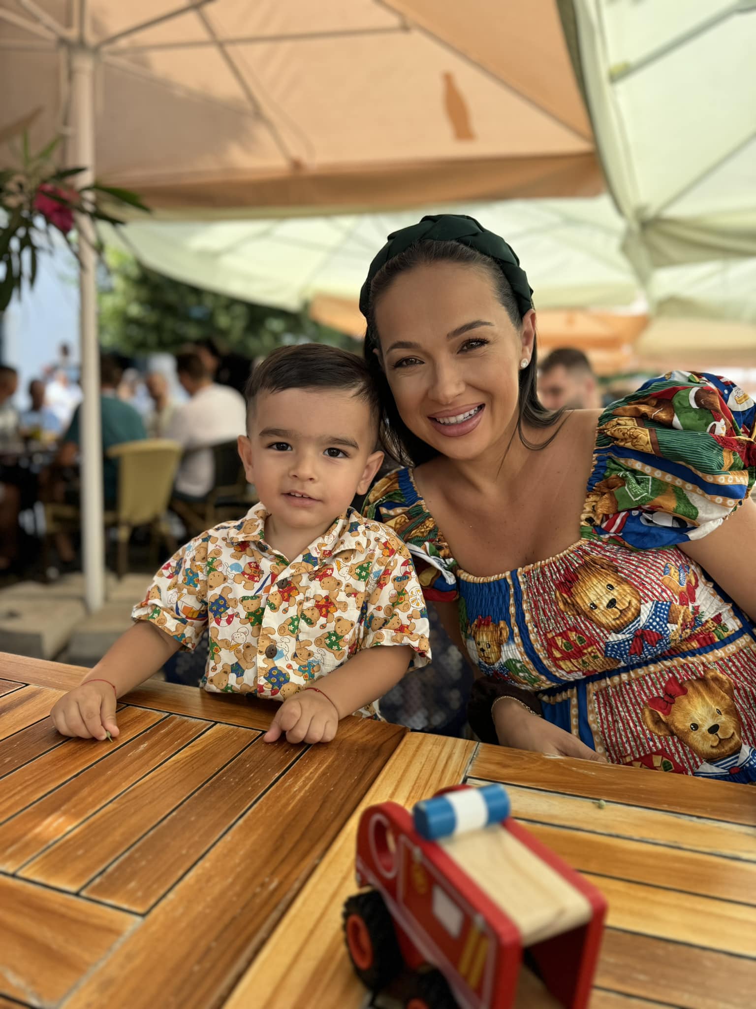 Cine sunt nasii de botez ai lui Isaia, cel de-al doilea copil al Vladutei Lupau 4