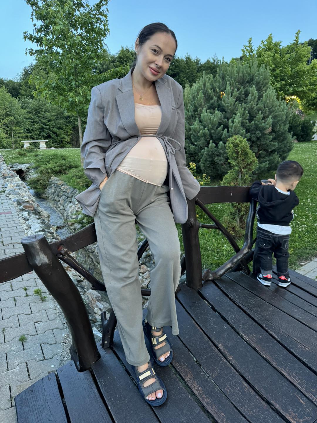 Cine sunt nasii de botez ai lui Isaia, cel de-al doilea copil al Vladutei Lupau 9