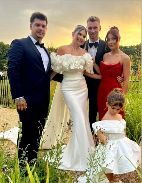 Cum a aratat rochia de mireasa a sotiei fotbalistului Denis Dragus 5