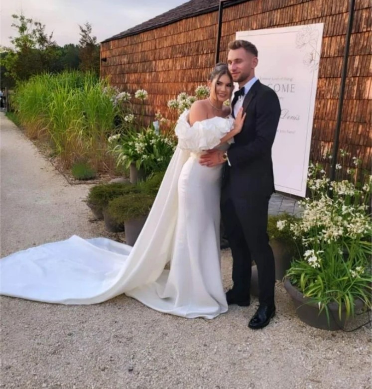 Cum a aratat rochia de mireasa a sotiei fotbalistului Denis Dragus 6