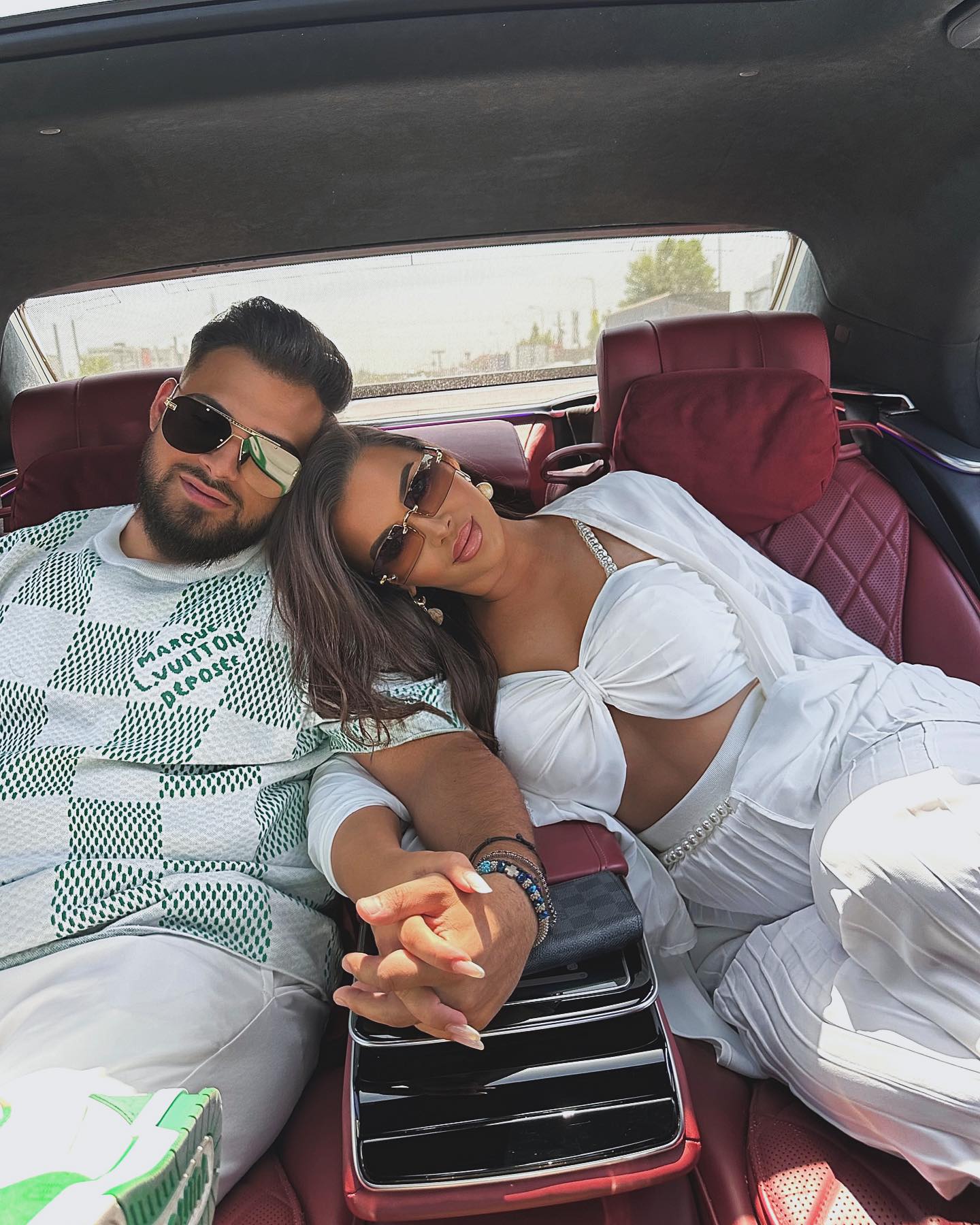 Cum a aratat si cat a costat rochia pe care a purtat-o Andra Volos la cununia civila 10