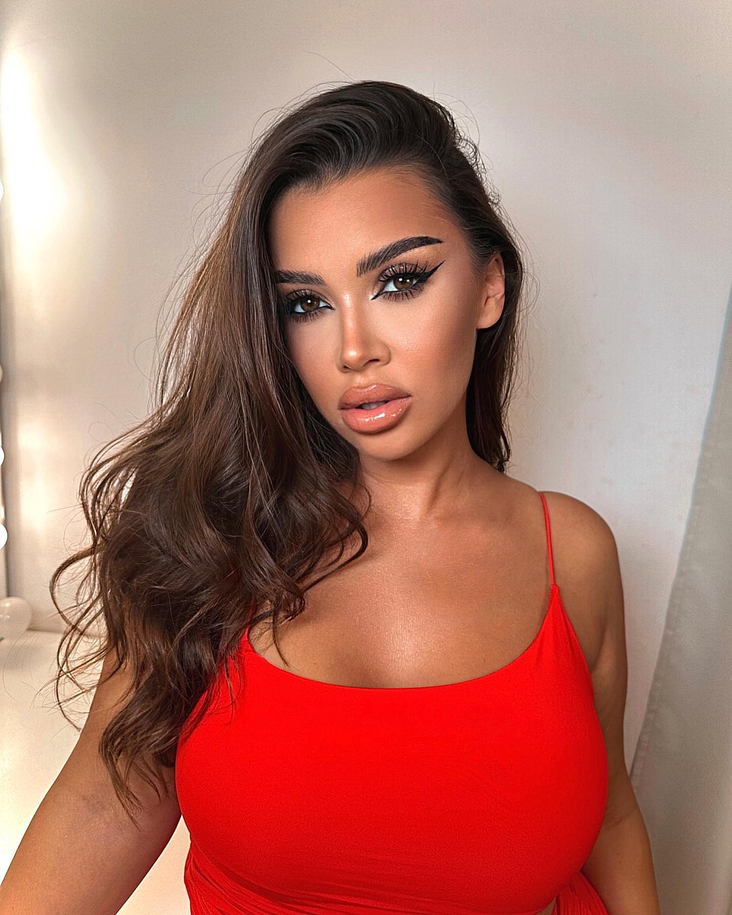 Cum a aratat si cat a costat rochia pe care a purtat-o Andra Volos la cununia civila 18