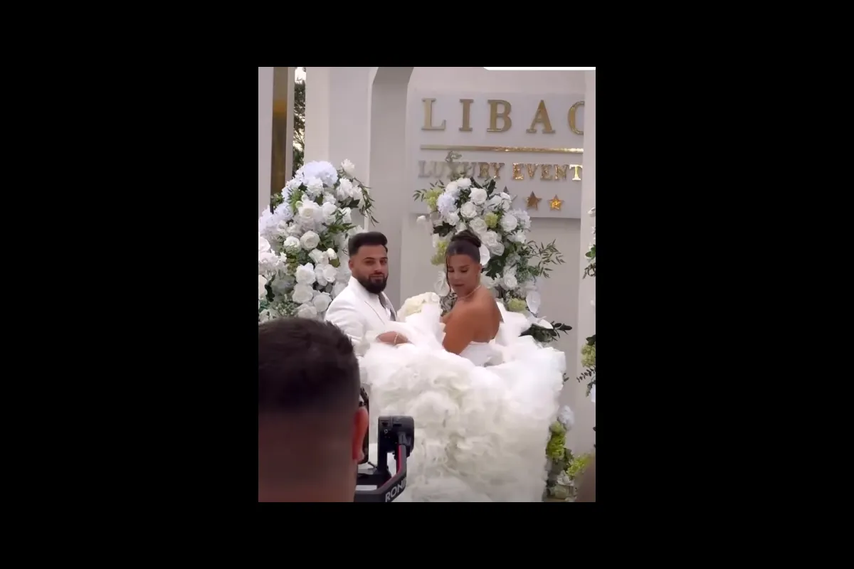 Cum a aratat si cat a costat rochia pe care a purtat-o Andra Volos la cununia civila 2