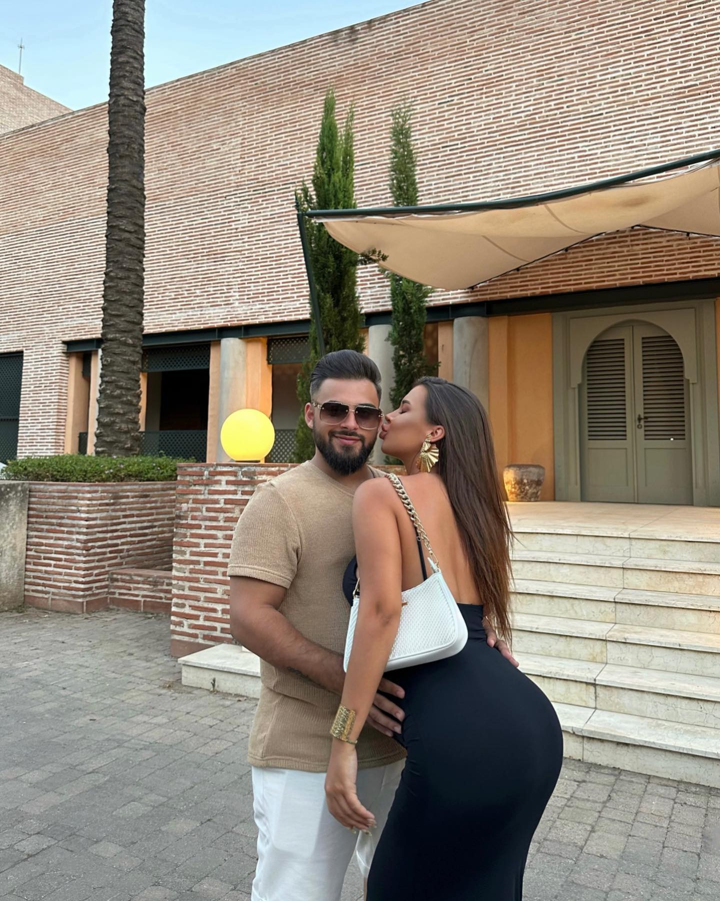 Cum a aratat si cat a costat rochia pe care a purtat-o Andra Volos la cununia civila 20