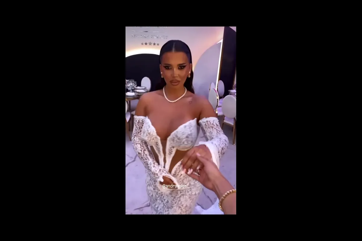 Cum a aratat si cat a costat rochia pe care a purtat-o Andra Volos la cununia civila 4