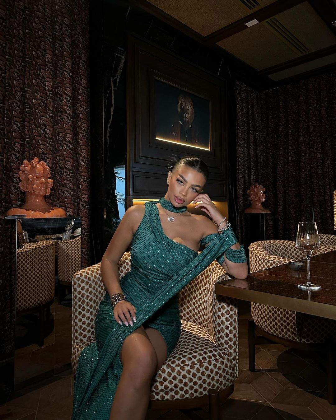 Cum arata noua iubita a lui Alex Bodi 4