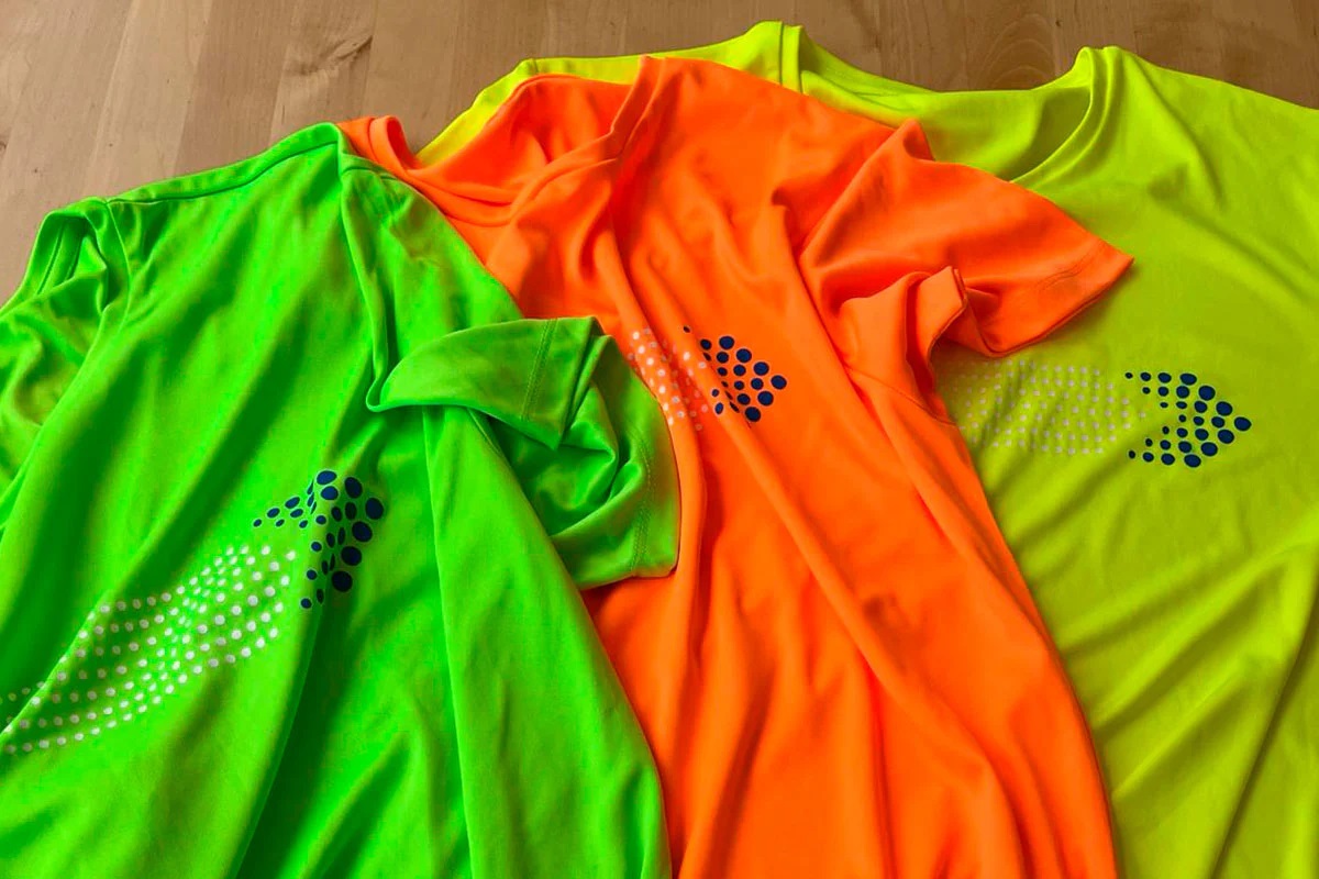 Cum sa porti culorile neon