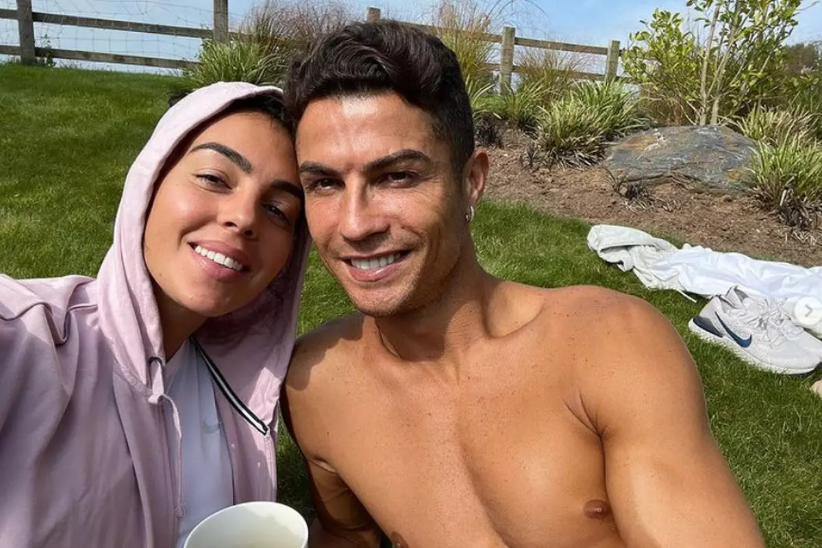 Imagini fierbinți cu Georgina Rodriguez, singura femeie care a reușit să-l cumințească pe Cristiano Ronaldo 3