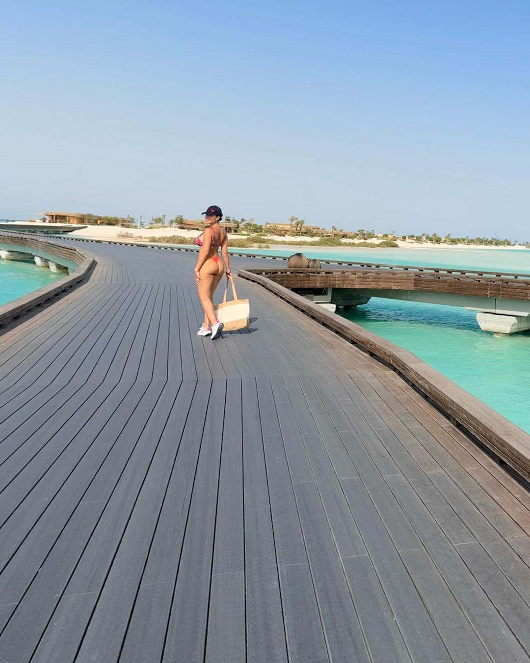 Imagini fierbinți cu Georgina Rodriguez, singura femeie care a reușit să-l cumințească pe Cristiano Ronaldo