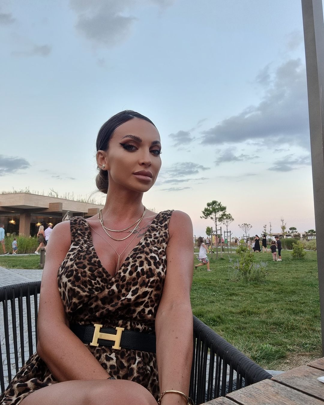 Iubita lui Victor Slav, aparitie de senzatie in costum de baie 16