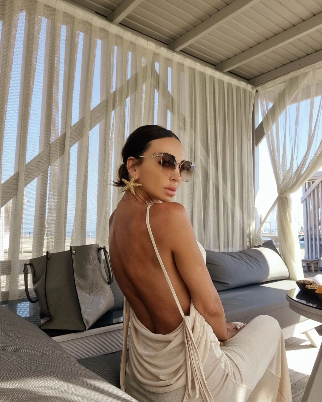 Iubita lui Victor Slav, aparitie de senzatie in costum de baie 27