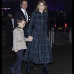 08/12/2023. London, United Kingdom.

Princess Beatrice and family arriving at  a Christmas carol service at Westminster Abbey in London.  

Picture by Stephen Lock / i-Images,Image: 828499861, License: Rights-managed, Restrictions: FRANCE, UK RIGHTS OUT.  End users shall not licence, sell, transmit, or otherwise distribute any photographs represented by eyevine, to any third party. Contact eyevine for more information: Tel: +44 (0) 20 8709 8709 Email: info@eyevine.com, Model Release: no, Credit line: i-Images / Eyevine / Profimedia