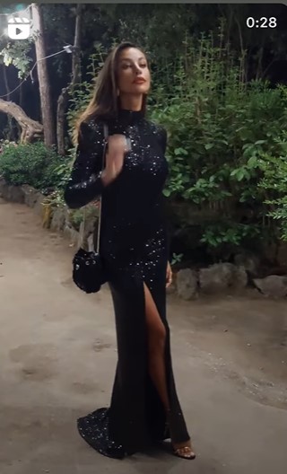 Mădălina Ghenea, spectaculoasa intr-o rochie decupata 15