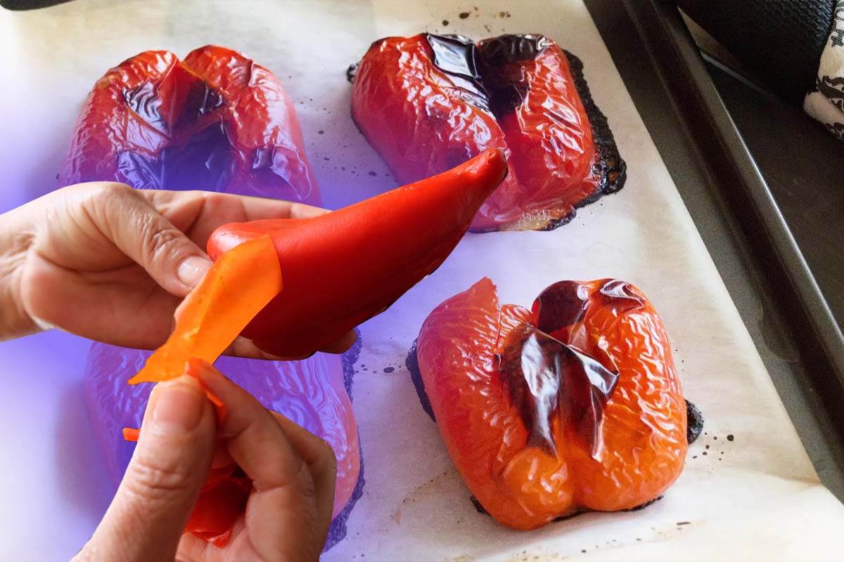 Metoda rapida si eficienta pentru a curata ardeii copti de coaja