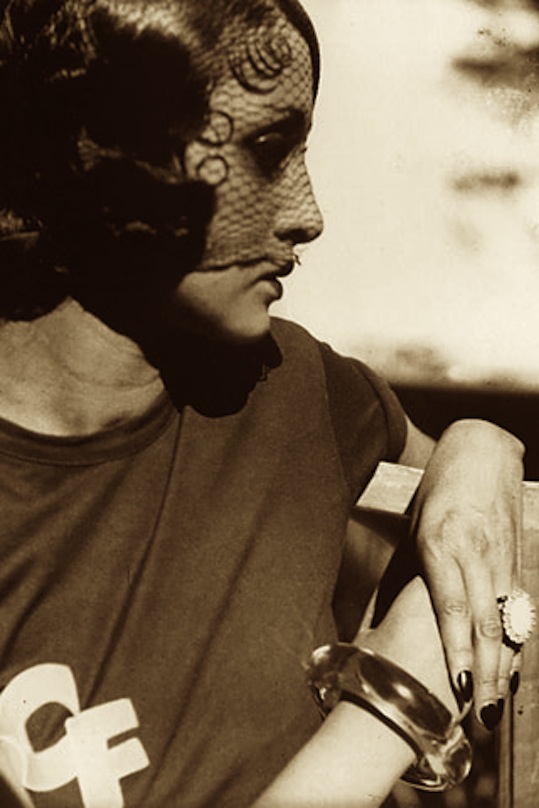 O romanca a fost primul fotomodel din lume 10