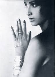 O romanca a fost primul fotomodel din lume 12