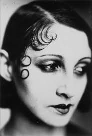 O romanca a fost primul fotomodel din lume 24