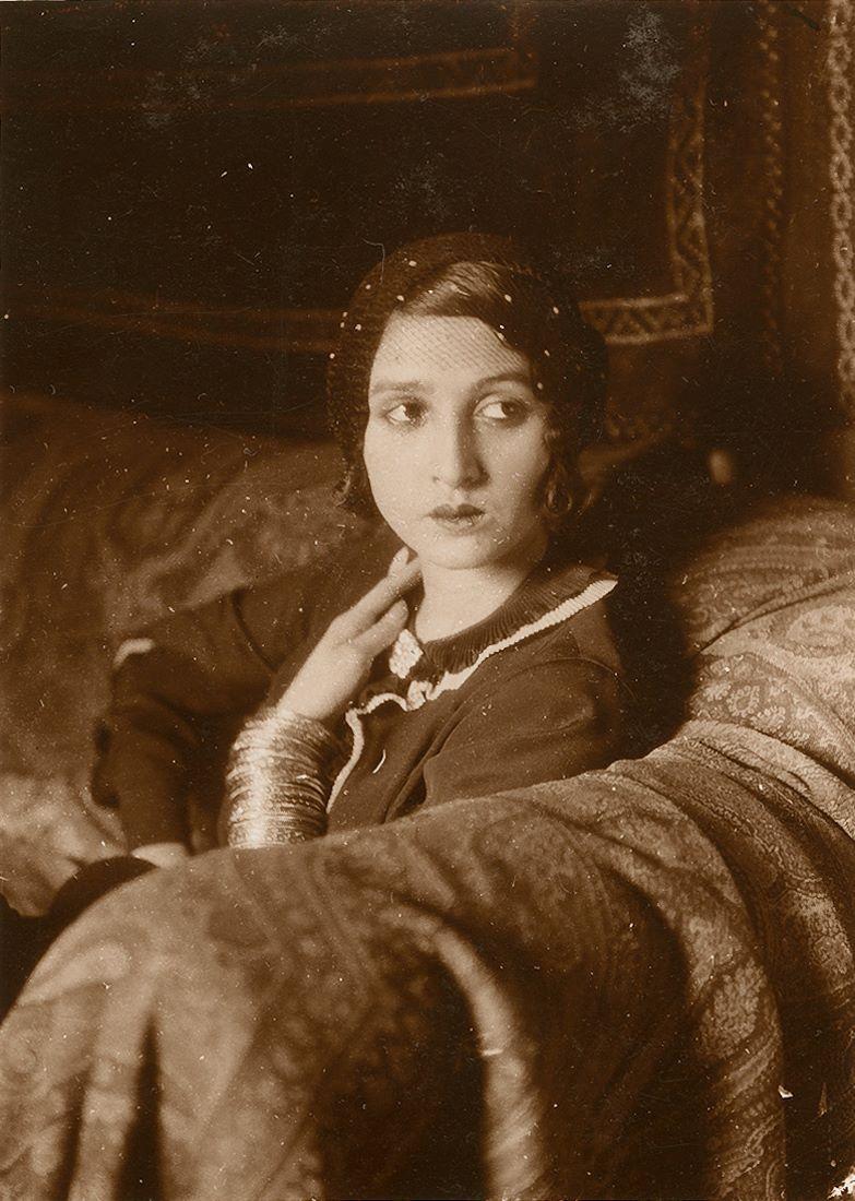 O romanca a fost primul fotomodel din lume 29