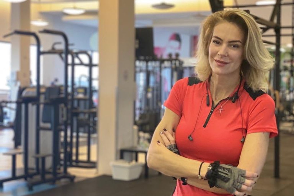 Roxana Ciuhulescu si-a facut o operatie estetica 27