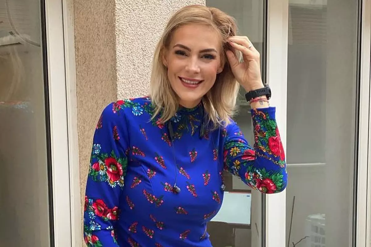 Roxana Ciuhulescu si-a facut o operatie estetica 29