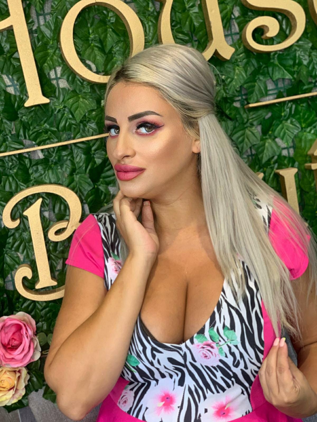 Top 5 vedete din Romania inzestrate de Mama Natura 16