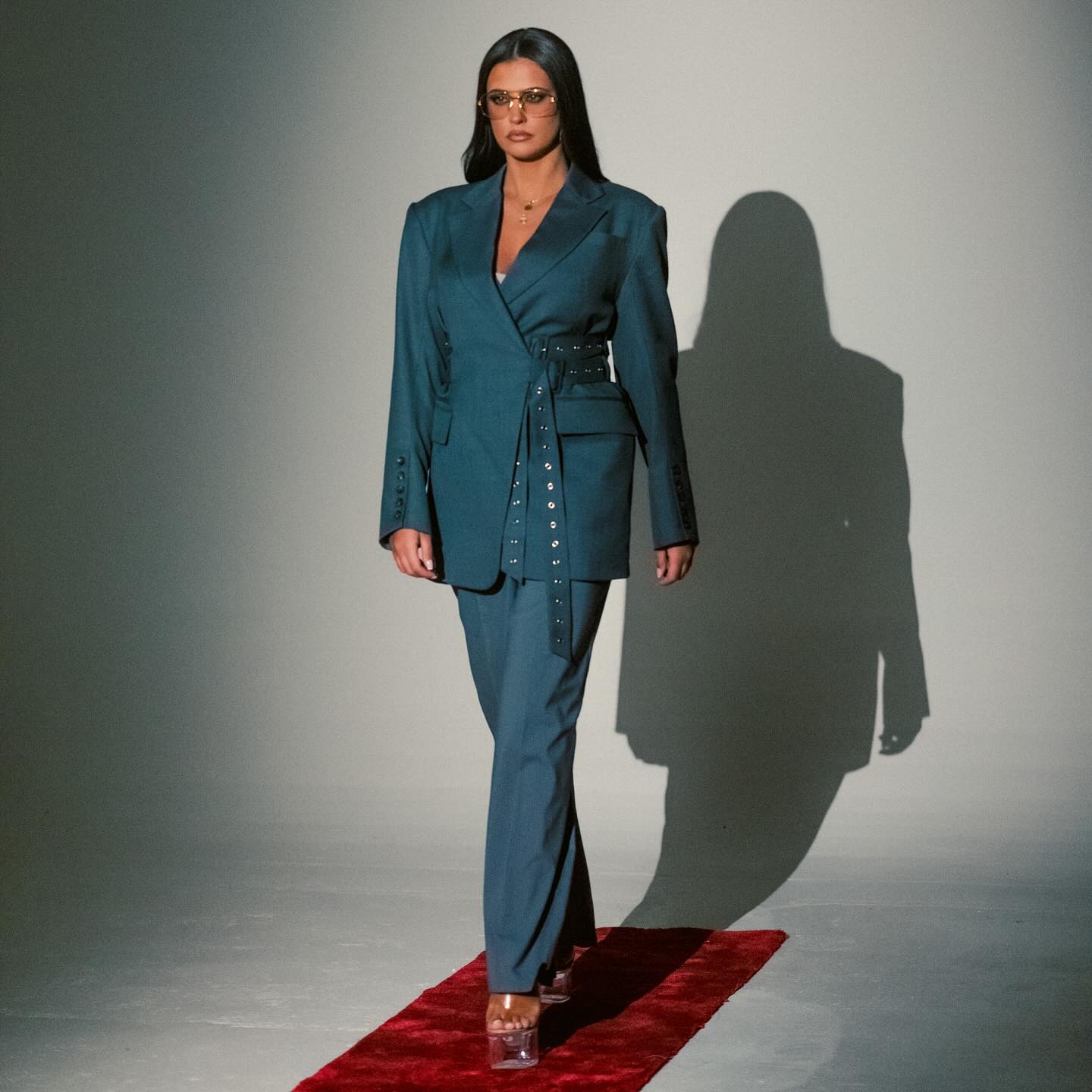 Vedetele din Romania care cheltuiesc o avere pe pantofi 20