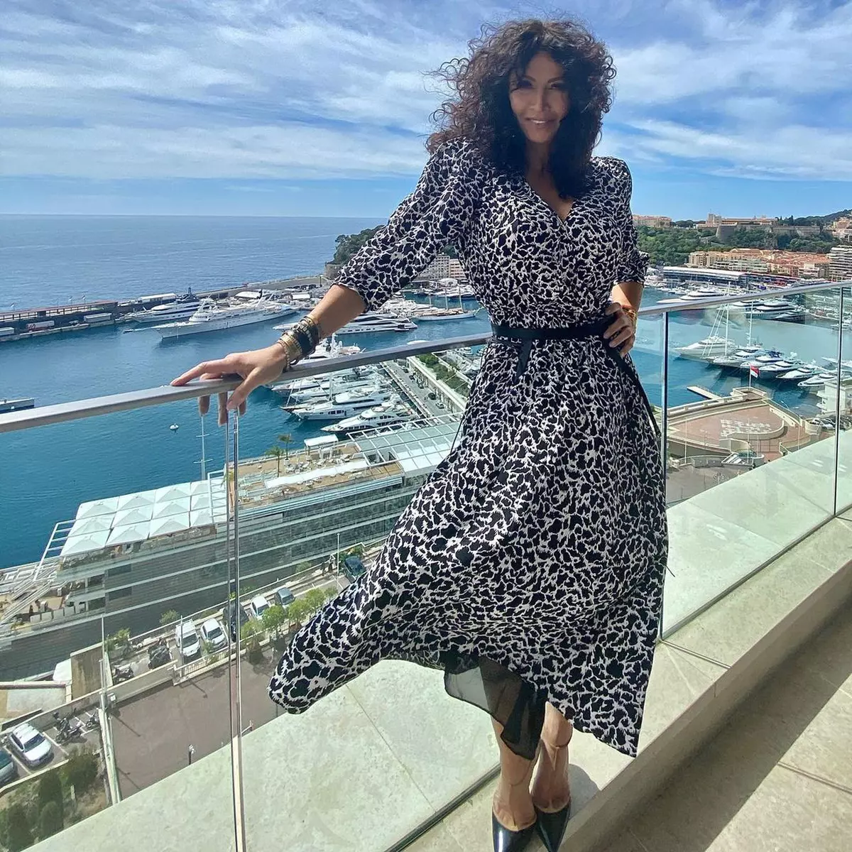 Vedetele din Romania care cheltuiesc o avere pe pantofi 25