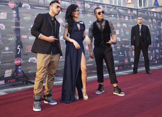 Vedetele din Romania care cheltuiesc o avere pe pantofi 8