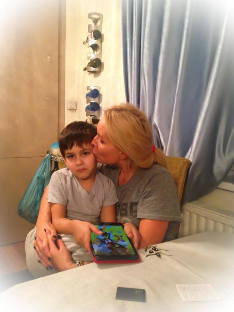 Vica Blochina, imagine rara cu fiul ei si al lui Victor Piturca 1