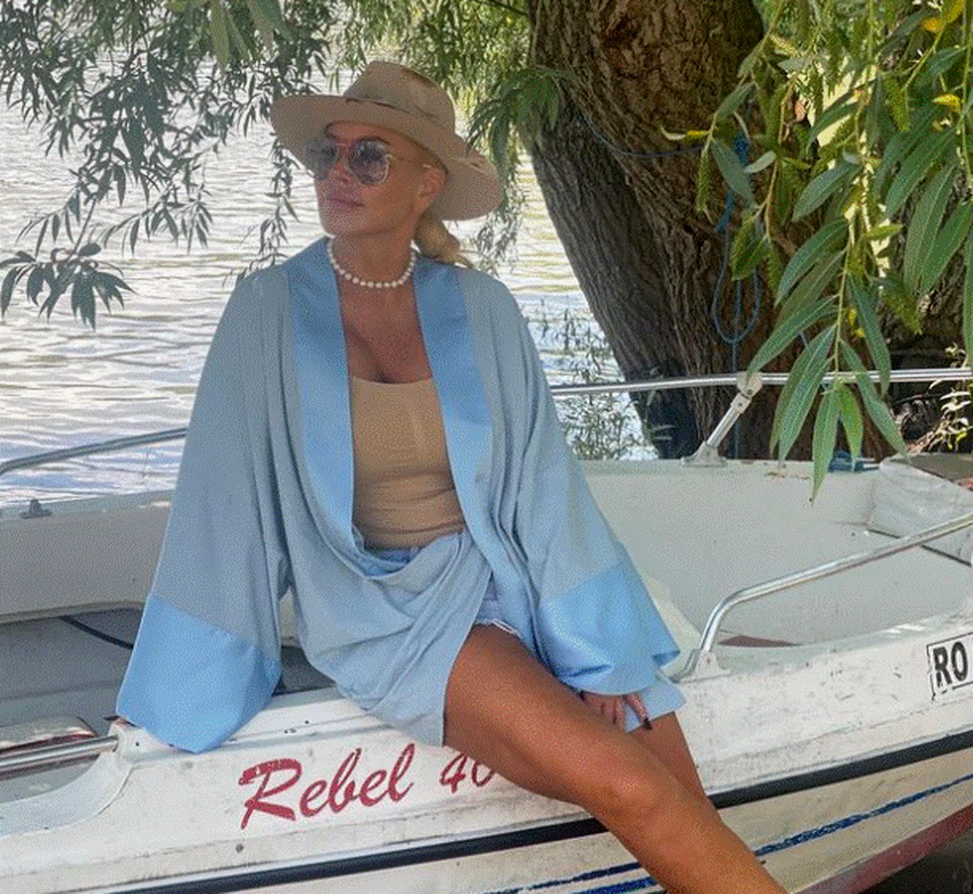 Vica Blochina, imagine rara cu fiul ei si al lui Victor Piturca 16