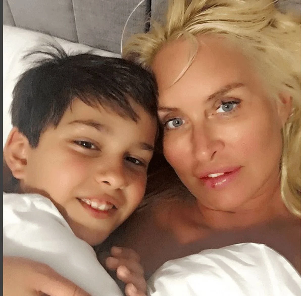 Vica Blochina, imagine rara cu fiul ei si al lui Victor Piturca 6