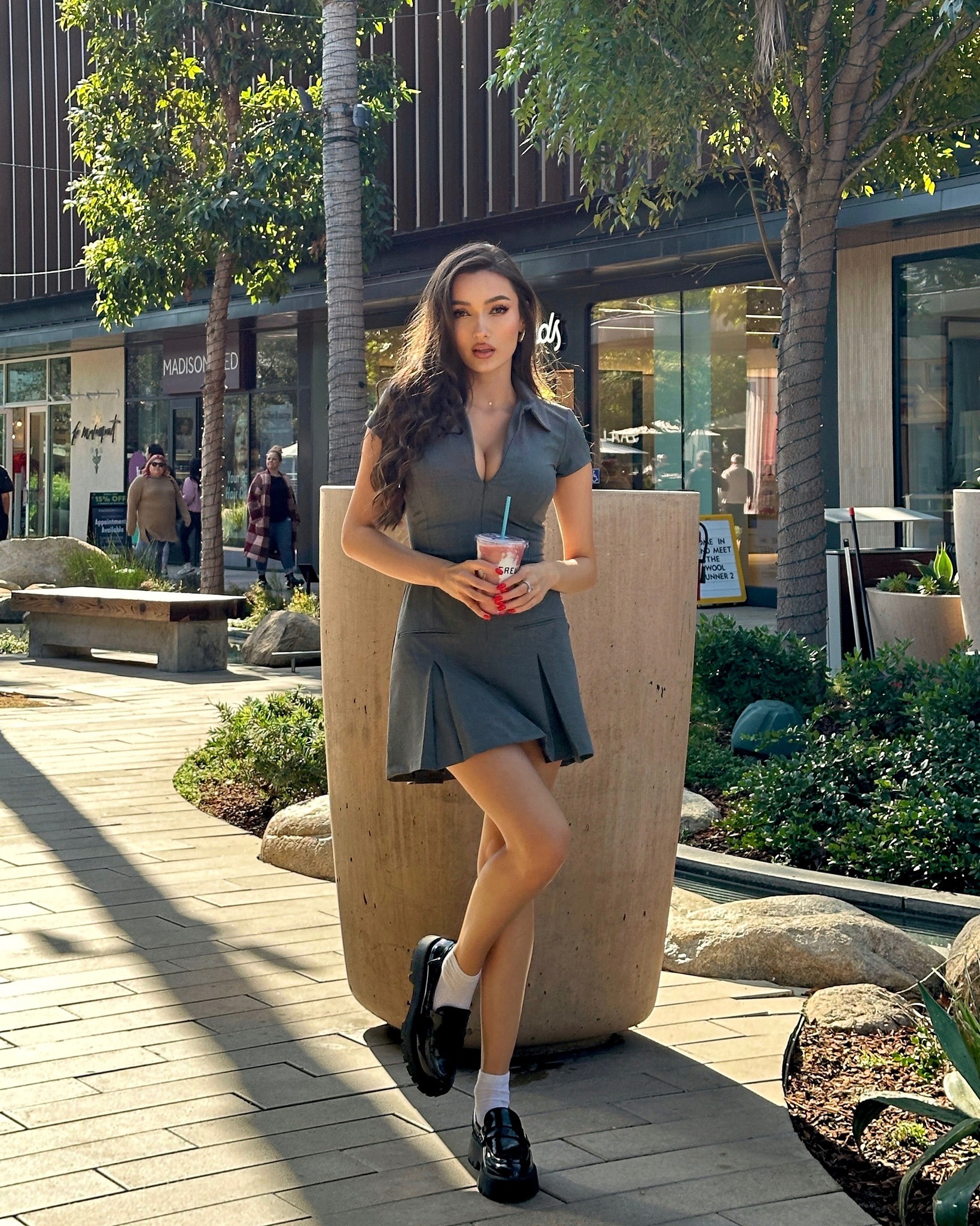 Viviana Sposub, aparitie de infarct intr-un top decoltat si provocator 11