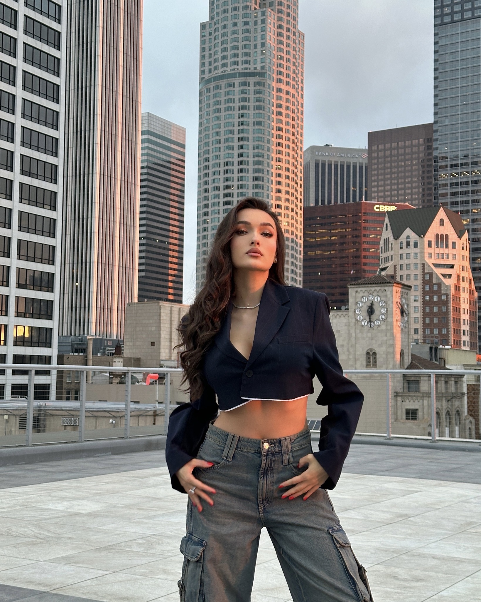 Viviana Sposub, aparitie de infarct intr-un top decoltat si provocator 16