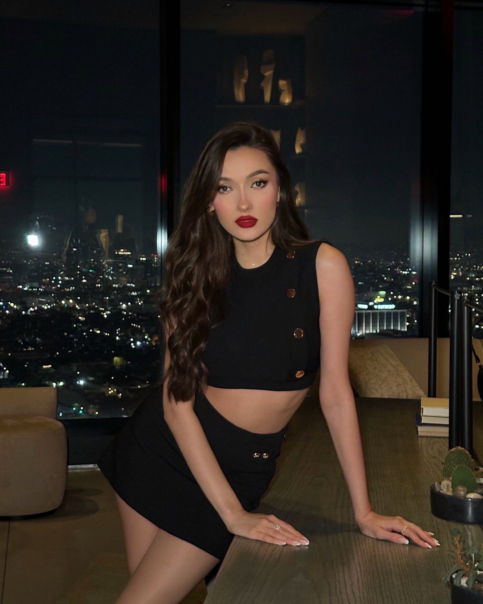 Viviana Sposub, aparitie de infarct intr-un top decoltat si provocator 17