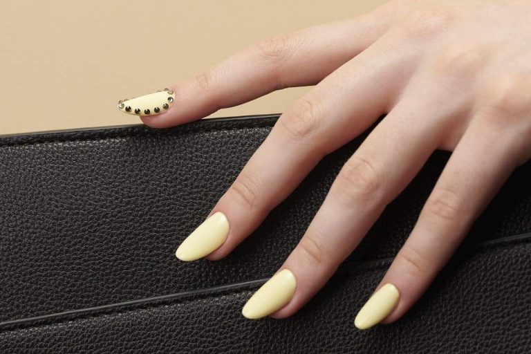 10 modele de unghii pentru luna august. Cele mai cerute modele de către clientele din saloane