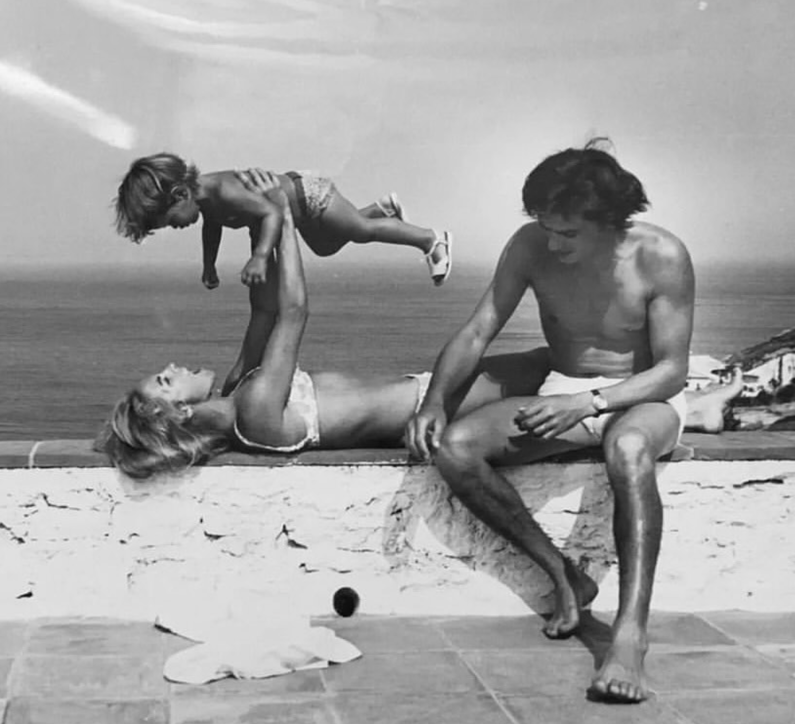 Nathalie Delon, fiul lor și actorul