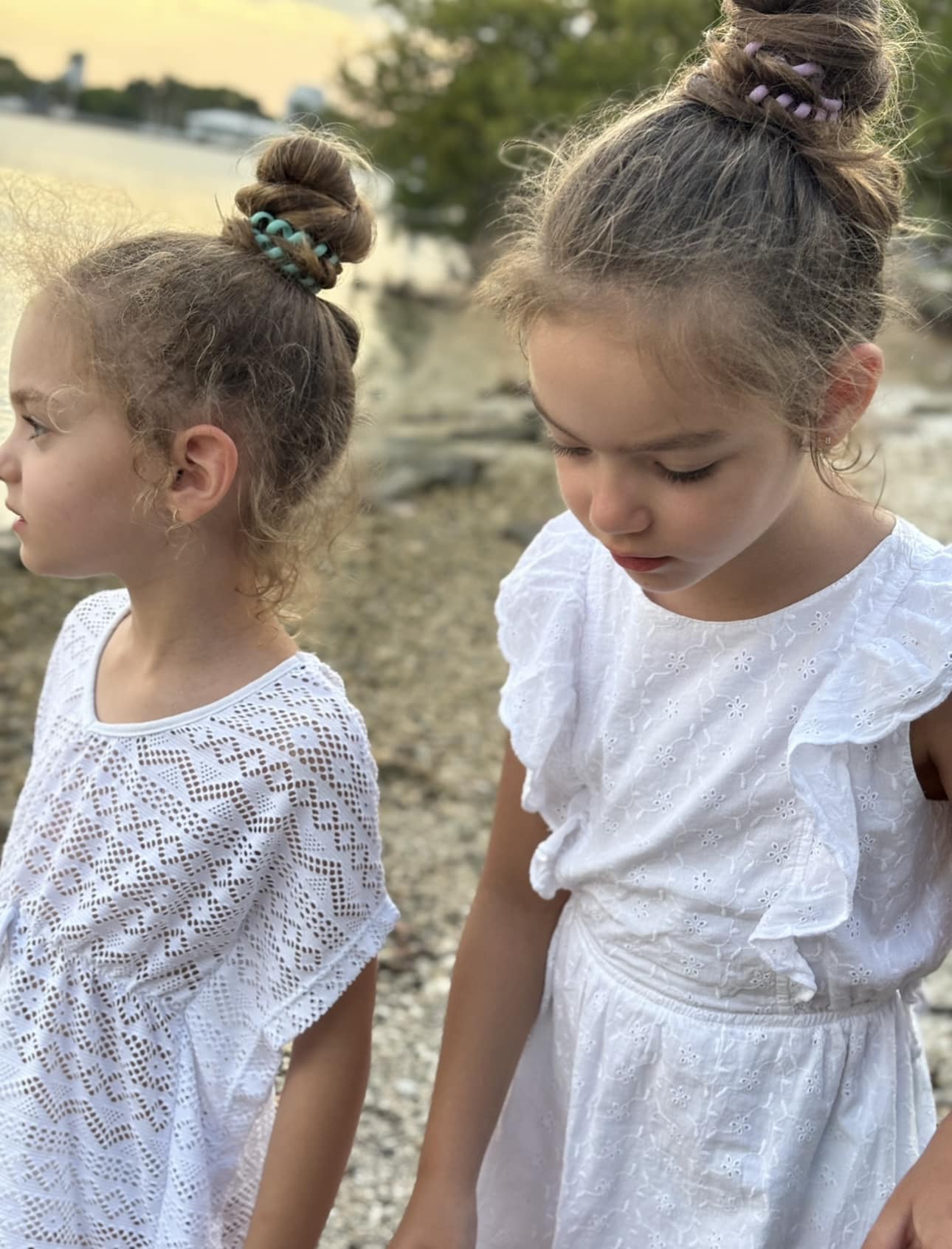 Valentina Pelinel le-a urat ”la mulți ani” gemenelor ei. Ambele poartă numele Maria